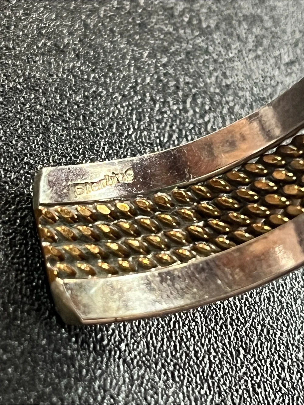 Two tone twisted sterling silver cuff. 25.3 gr. Southwestern.